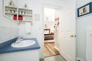 Standard Room | Bathroom | Hair dryer, bathrobes, towels - Baker Shore Bed and Breakfast (North Bedeque)