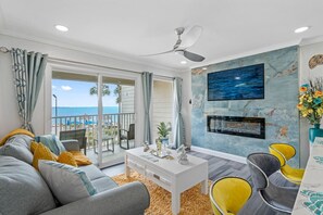Smart TV, fireplace