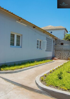 Property grounds - Casa remodelada aconchegante, no centro da cidade (Chimoio)