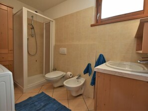 Hair dryer, towels - Cà Serena by Interhome (Campodolcino)