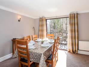 Dining - Ghyll View (Ambleside)