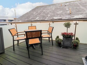 Outdoor dining - Workshop Cottage (Windermere)