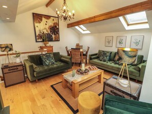 Cottage | Living area | Fireplace, video-game console, DVD player - Workshop Cottage (Windermere)
