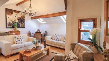 Cottage | Living area | Video game console, DVD player