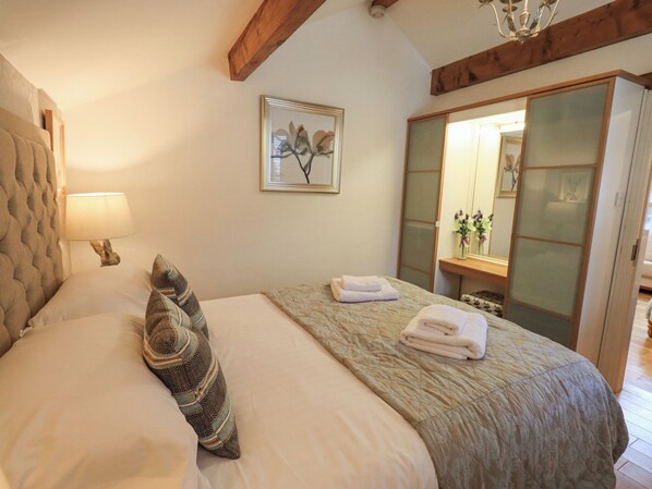 2 habitaciones, decoración personalizada y muebles diferentes 