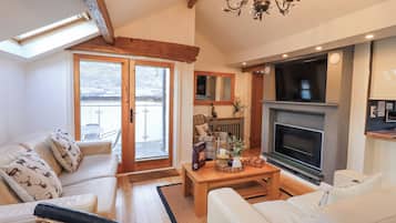 Cottage | Living area | Video game console, DVD player