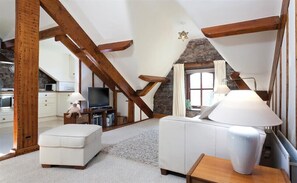 Fridge, cookware/dishes/utensils - High Raise (Ambleside)