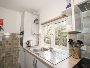 Fridge, dishwasher, cookware/dishes/utensils