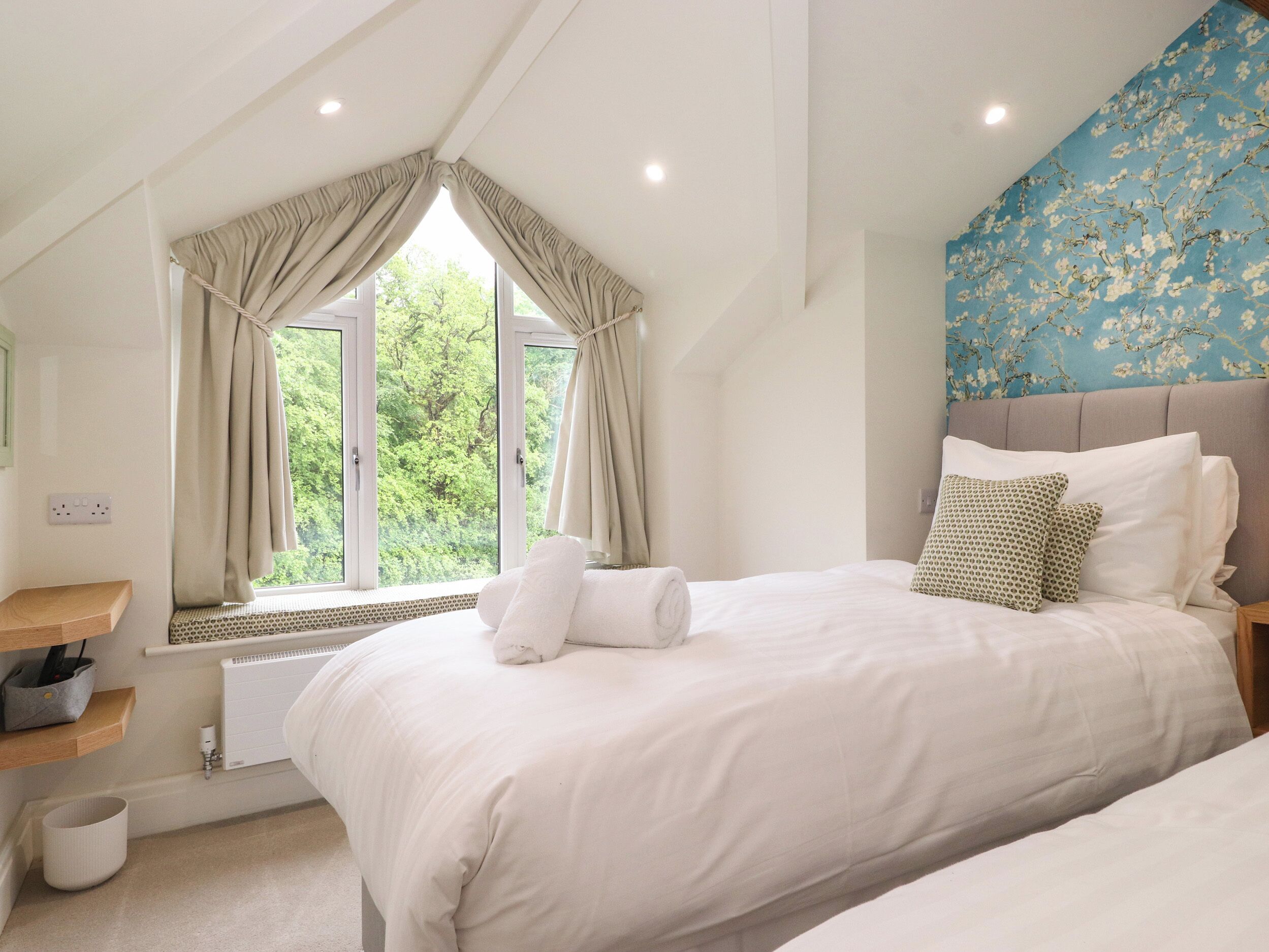 Cottage | 2 bedrooms, individually decorated, individually furnished, free WiFi