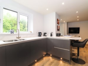 Casa de campo | Cocina privada | Frigorífico, lavavajillas, hervidor eléctrico y tostadora