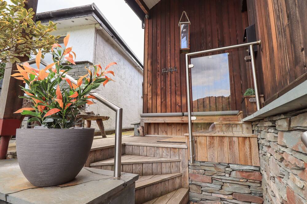 Le Chalet - Chapel Stile
