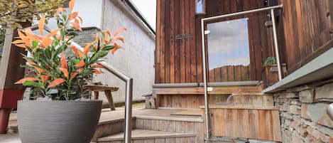 Cottage | Property grounds