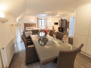 Cottage | Dining - Le Chalet (Ambleside)