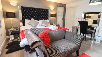 6 habitaciones, decoración personalizada y muebles diferentes