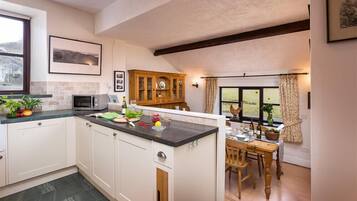 Fridge, dishwasher, cookware/dishes/utensils
