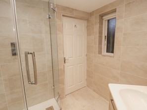 Cottage | Bathroom | Shower
