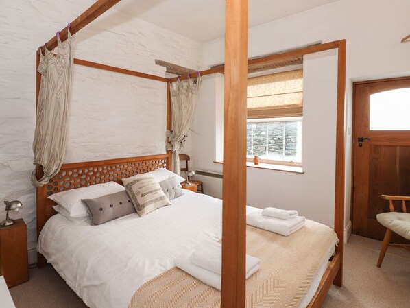 3 quartos, individualmente decorados, individualmente mobiliados