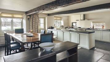 Cottage | Interior