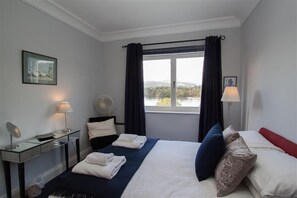 1 habitación, decoración personalizada y muebles diferentes 