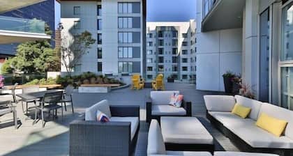 1BR | Gym, Pool | Bellevue | Sophari Towers C