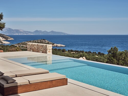 The Sall Villa - 2 Bedrooms with Private Pool & Sea View
