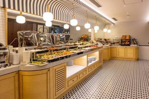 Free daily buffet breakfast - Eyfel Hotel (Istanbul)