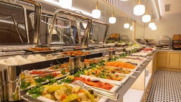 Free daily buffet breakfast