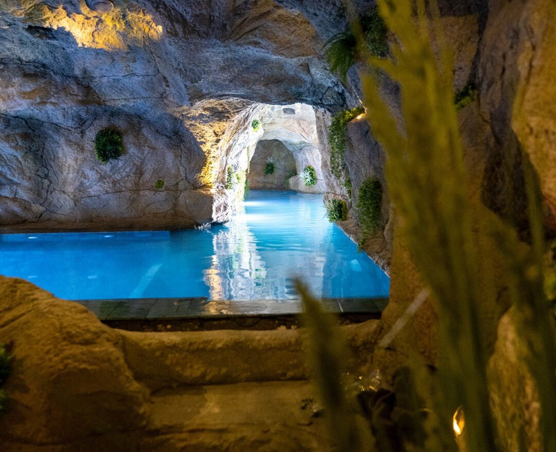 Indoor pool, seasonal outdoor pool, pool umbrellas, pool loungers