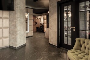 1 habitación, minibar, escritorio y sistema de insonorización