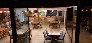 Desayuno de cocina local incluido todos los días