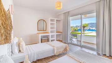 Family Room | Minibar, in-room safe, soundproofing, free WiFi