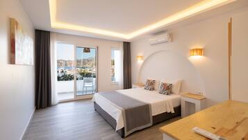 Minibar, in-room safe, soundproofing, free WiFi