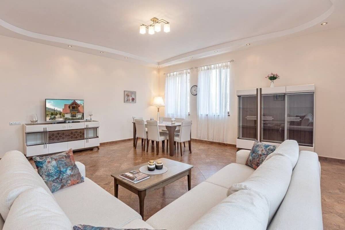 Premium Apartment | 1 bedroom, premium bedding, desk, iron/ironing board