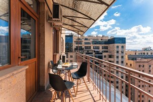 Premium Apartment | Balcony