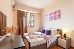 Premium appartement | Luxe beddengoed, een bureau, een strijkplank/strijkijzer