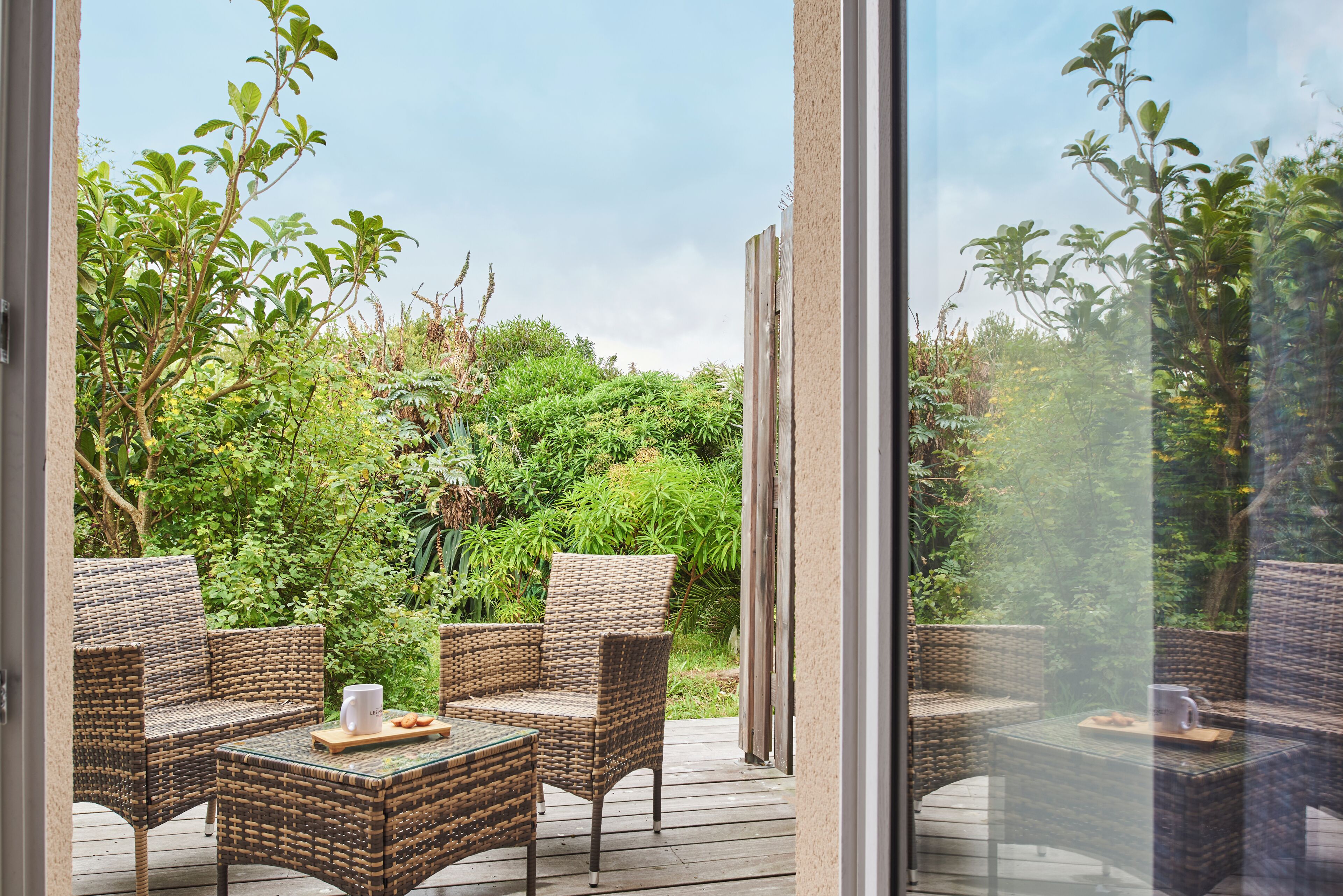 Duplex superior | Roupas de cama premium, camas com colchões pillow-top, escrivaninha