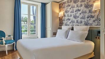 Literie de qualité supérieure, surmatelas, bureau