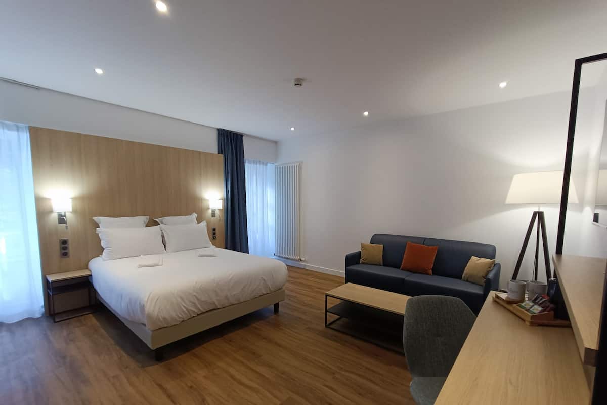 Vierpersoonskamer | 1 slaapkamer, luxe beddengoed, pillowtop-bedden, een bureau