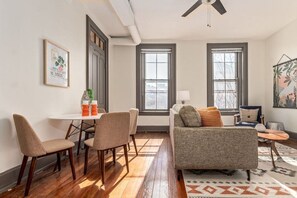 Smart TV - Deluxe 5-bedroom | Walk everywhere | Over the Rhine (Cincinnati)