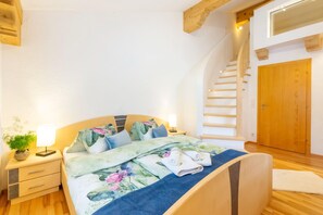 3 bedrooms, travel crib, free WiFi