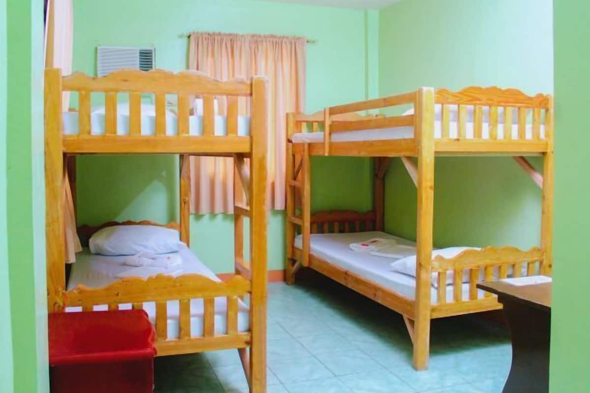 1 bedroom, desk, bed sheets