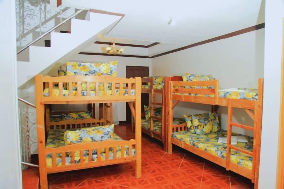 1 bedroom, desk, bed sheets
