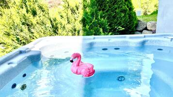 Bain à remous extérieur