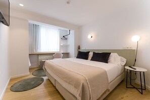 2 makuuhuonetta, silitysrauta/-lauta, internet