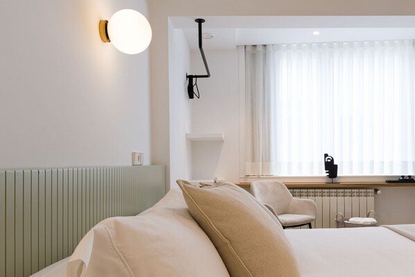 2 bedrooms, iron/ironing board, Internet