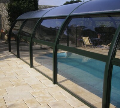 Gîte 20 minutes from the FUTUROSCOPE, with COVERED SWIMMING POOL