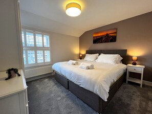 3 bedrooms, iron/ironing board, free WiFi, bed sheets