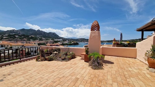 Beautiful, bright apartment with unique terrace directly in Porto Cervo