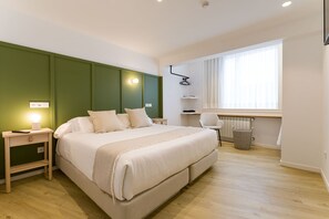 2 slaapkamers, een strijkplank/strijkijzer, internet