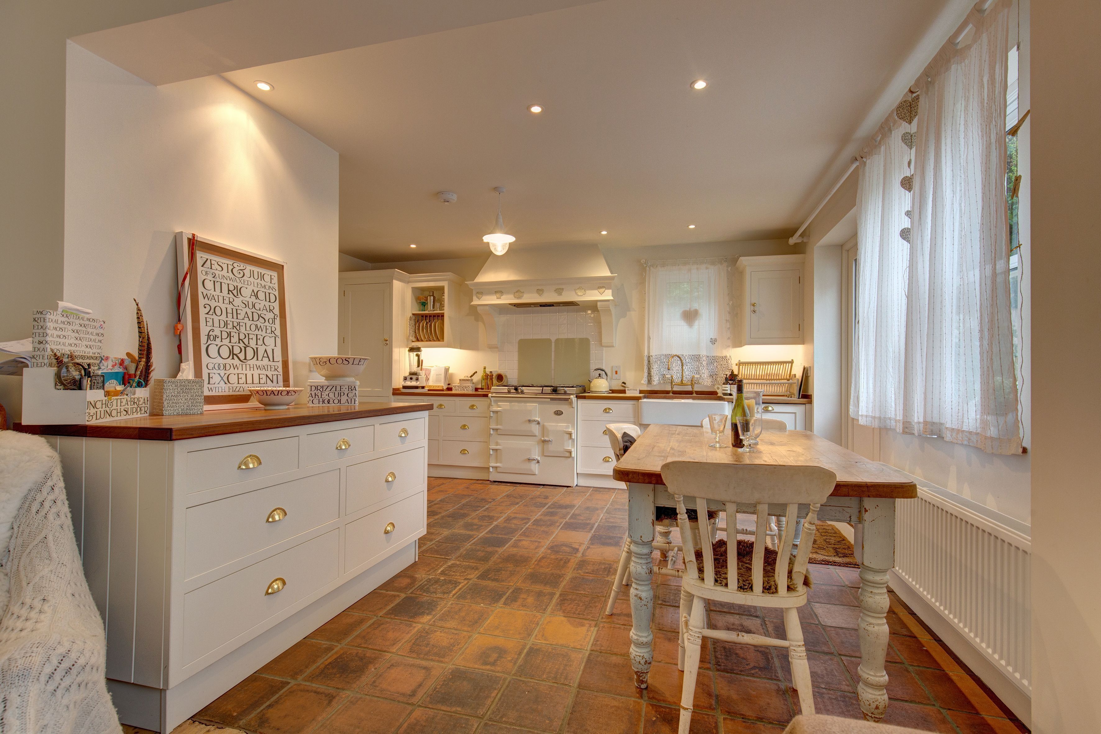 Réfrigérateur, micro-ondes, four, lave-vaisselle